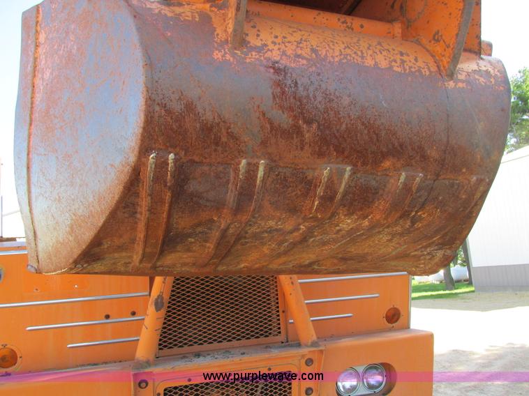 image for item I4160 1982 Koehring 424 rubber tire excavator