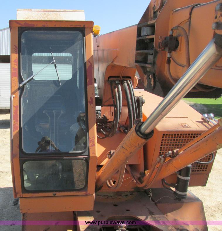 image for item I4160 1982 Koehring 424 rubber tire excavator