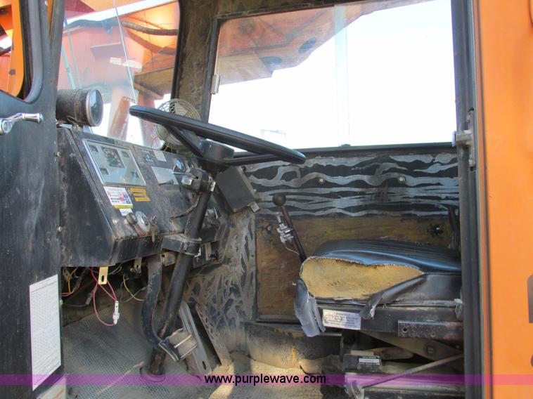 image for item I4160 1982 Koehring 424 rubber tire excavator