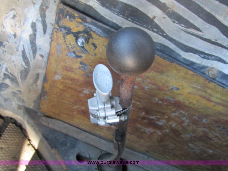 image for item I4160 1982 Koehring 424 rubber tire excavator