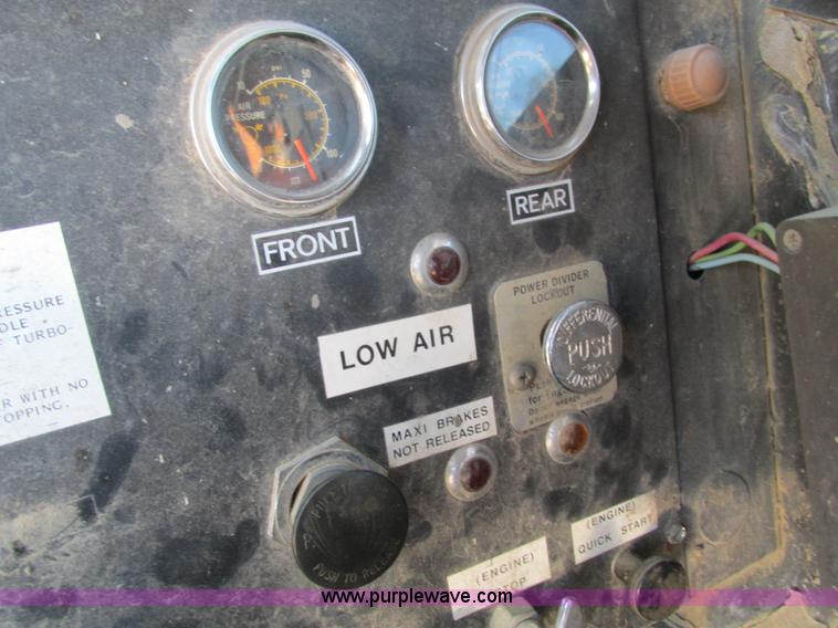 image for item I4160 1982 Koehring 424 rubber tire excavator