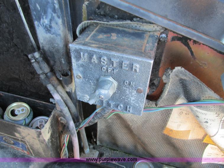 image for item I4160 1982 Koehring 424 rubber tire excavator