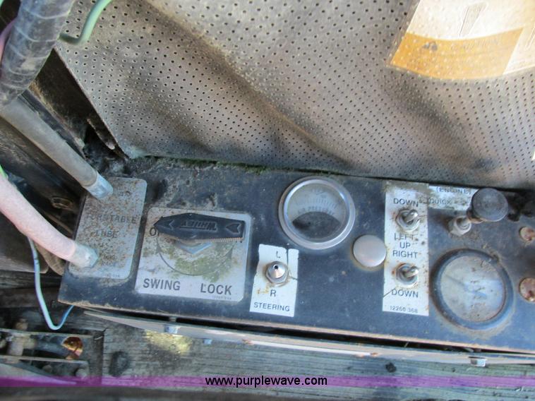 image for item I4160 1982 Koehring 424 rubber tire excavator