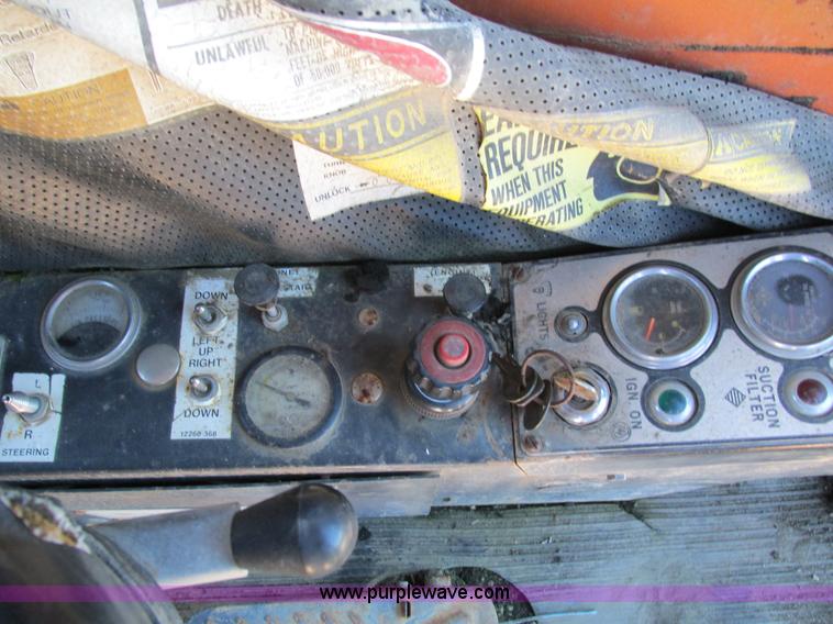 image for item I4160 1982 Koehring 424 rubber tire excavator