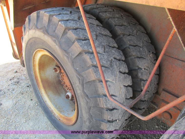 image for item I4160 1982 Koehring 424 rubber tire excavator