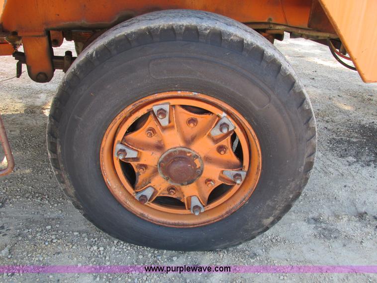 image for item I4160 1982 Koehring 424 rubber tire excavator