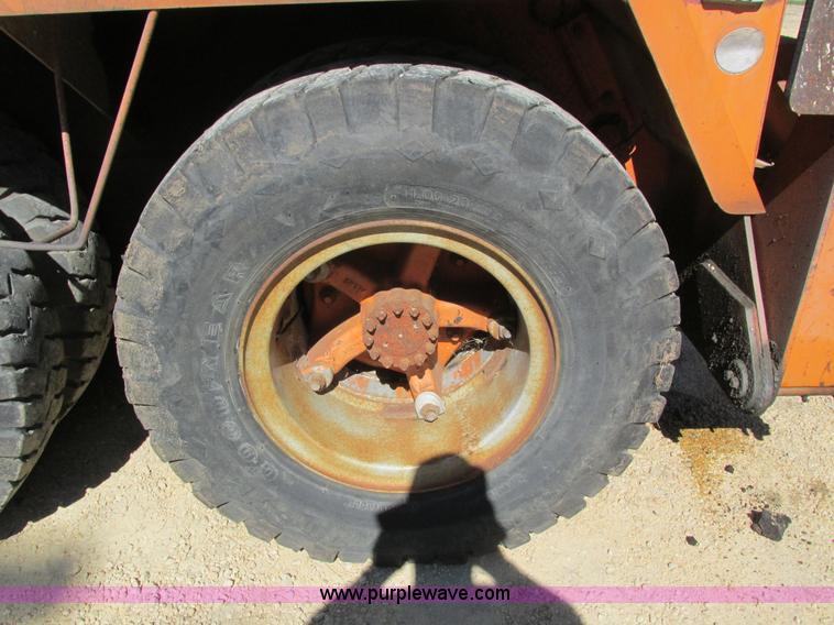 image for item I4160 1982 Koehring 424 rubber tire excavator