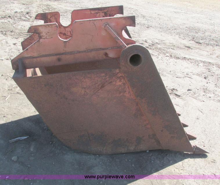 image for item I4160 1982 Koehring 424 rubber tire excavator