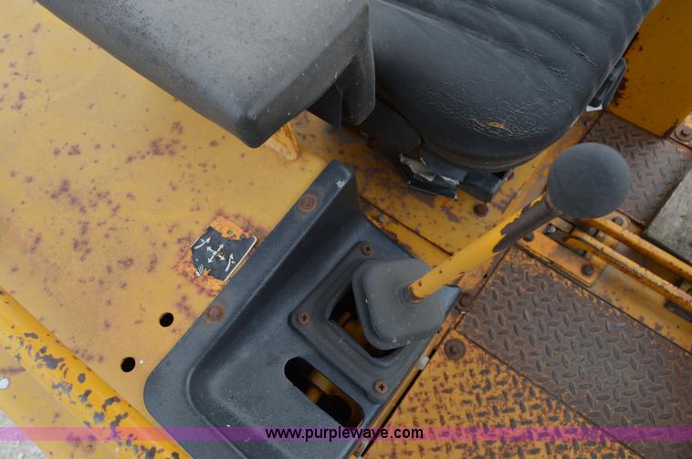 image for item I4611 1989 John Deere 455G track loader