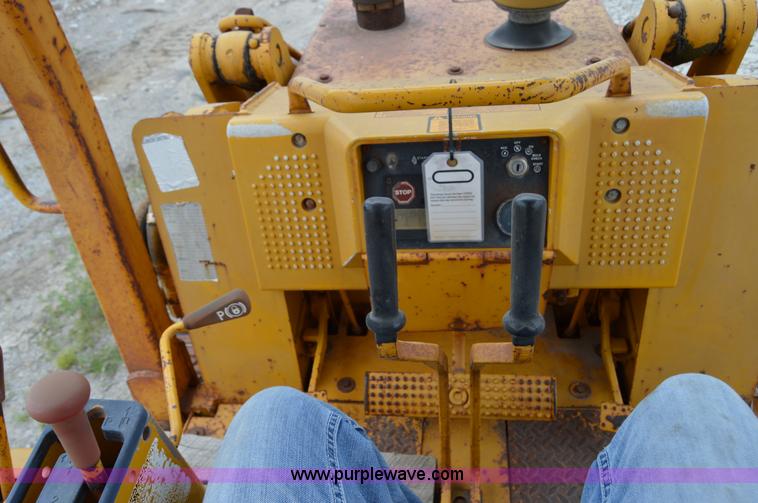 image for item I4611 1989 John Deere 455G track loader