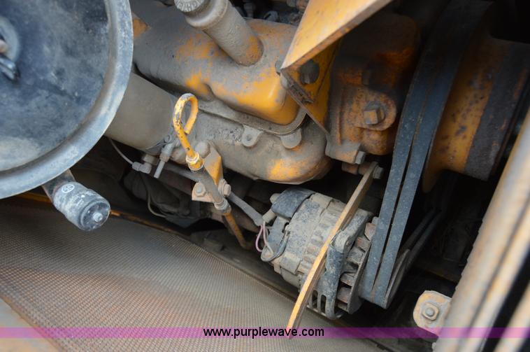 image for item I4611 1989 John Deere 455G track loader