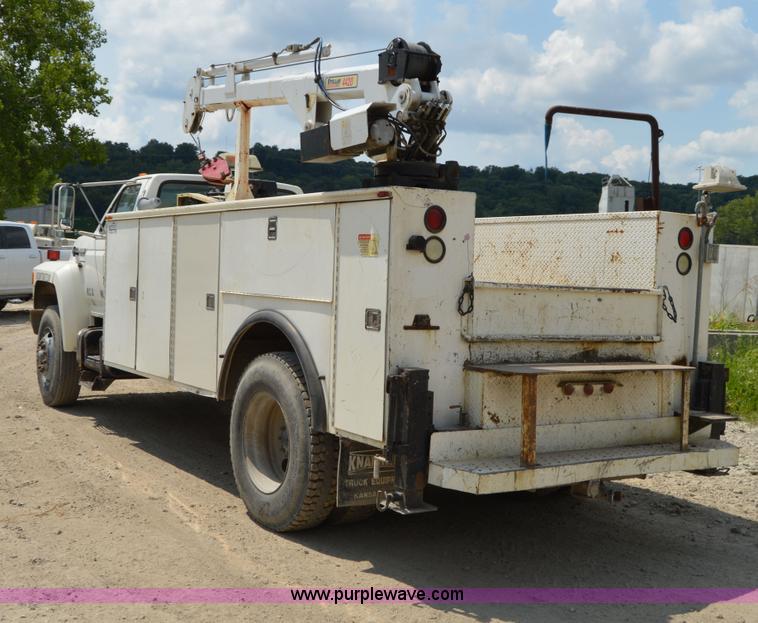 image for item I4614 1994 Ford F800 service truck with crane