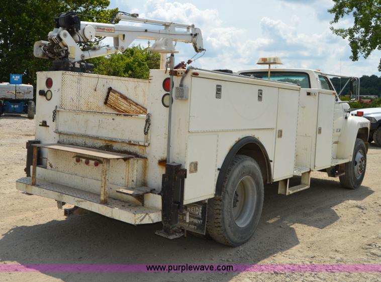 image for item I4614 1994 Ford F800 service truck with crane