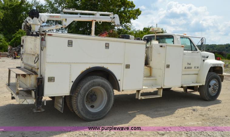 image for item I4614 1994 Ford F800 service truck with crane