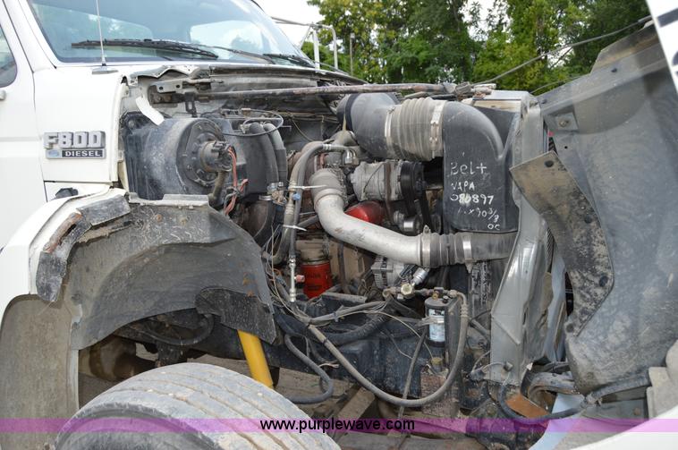 image for item I4614 1994 Ford F800 service truck with crane