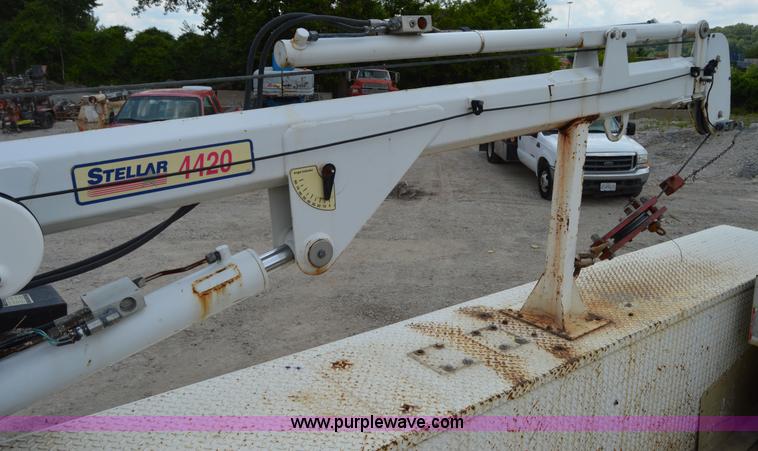 image for item I4614 1994 Ford F800 service truck with crane