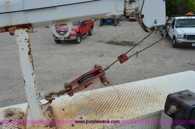 image for item I4614 1994 Ford F800 service truck with crane