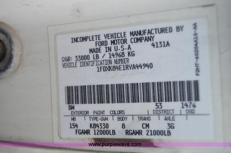 image for item I4614 1994 Ford F800 service truck with crane