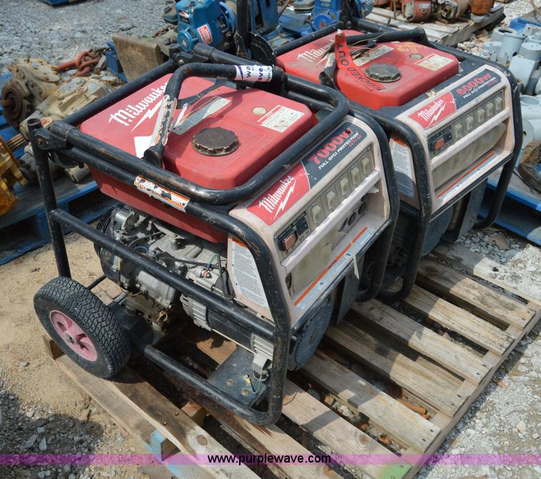image for item I4620 Milwaukee 7,000 watt generator