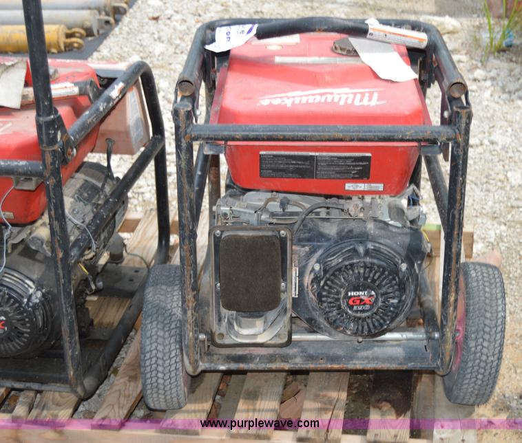 image for item I4620 Milwaukee 7,000 watt generator