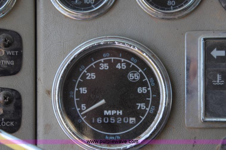 image for item J1129 1988 Ford LTL9000 semi truck