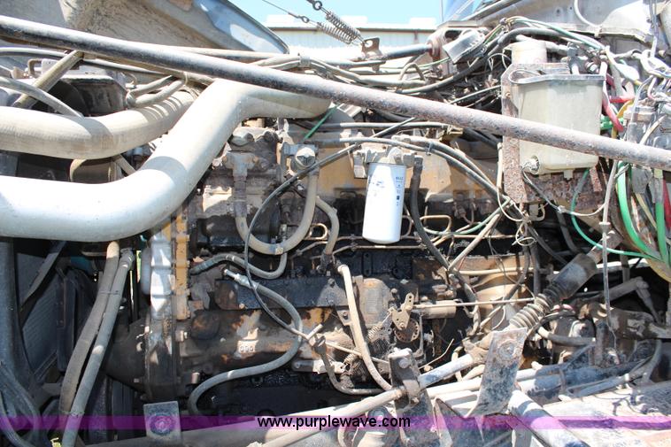 image for item J1129 1988 Ford LTL9000 semi truck