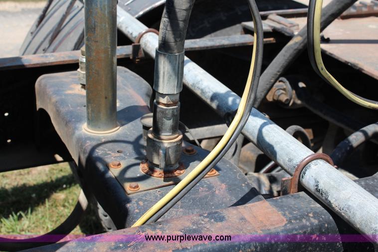 image for item J1129 1988 Ford LTL9000 semi truck