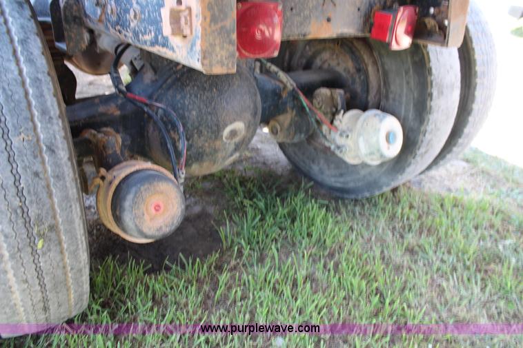 image for item J1129 1988 Ford LTL9000 semi truck