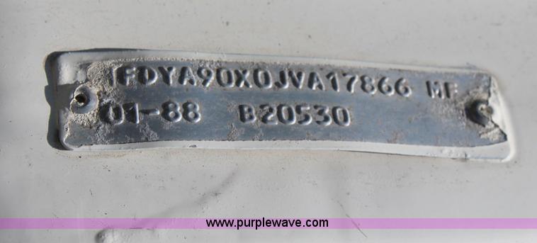 image for item J1129 1988 Ford LTL9000 semi truck