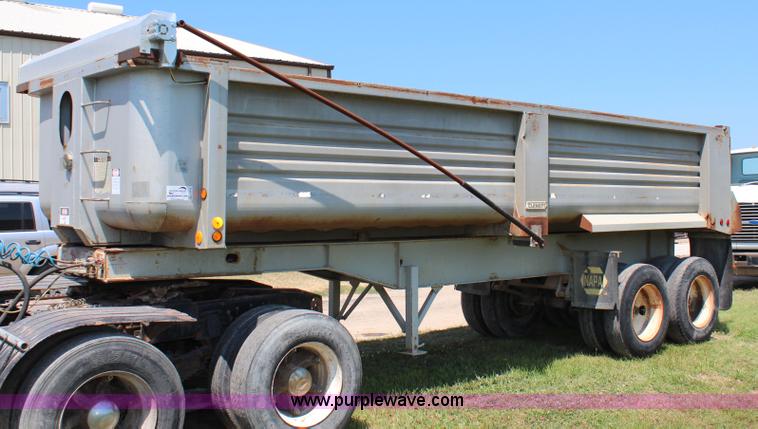 image for item J1152 1994 Clement end dump trailer