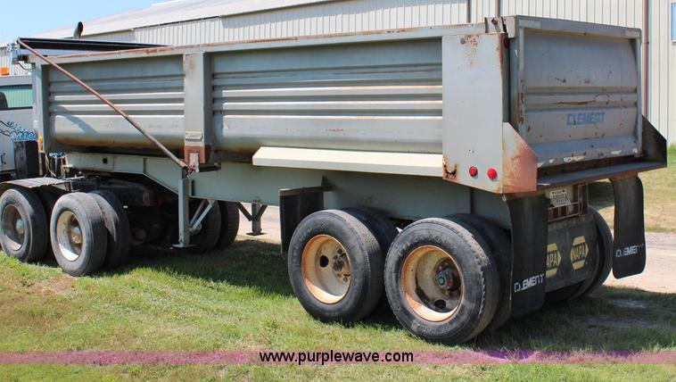 image for item J1152 1994 Clement end dump trailer