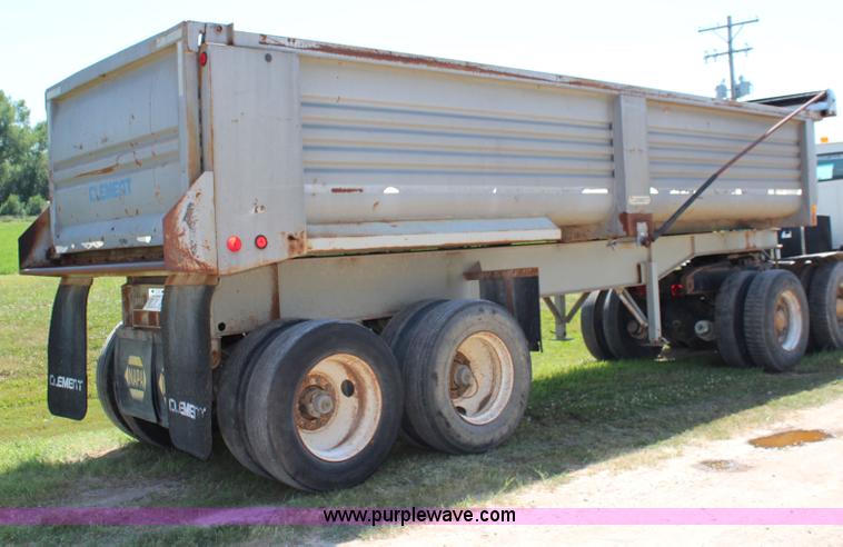 image for item J1152 1994 Clement end dump trailer