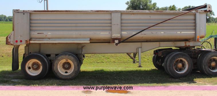 image for item J1152 1994 Clement end dump trailer