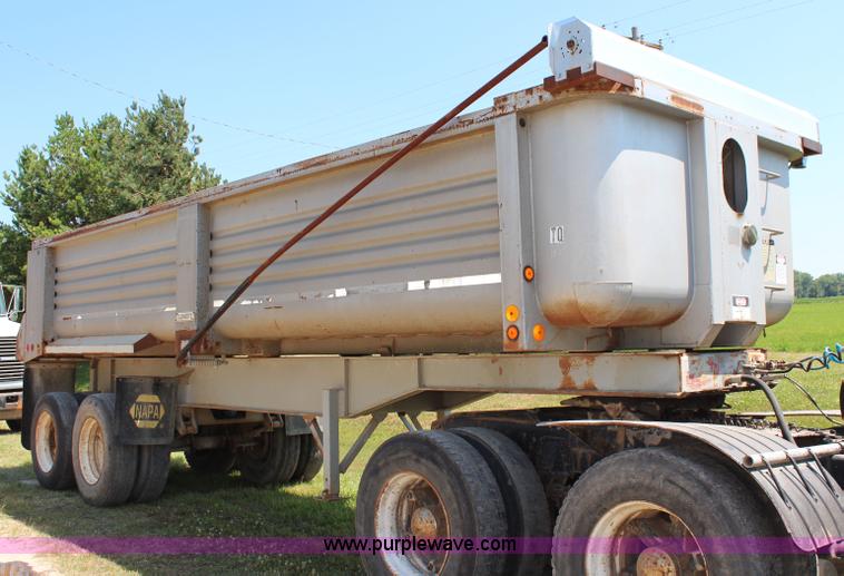 image for item J1152 1994 Clement end dump trailer