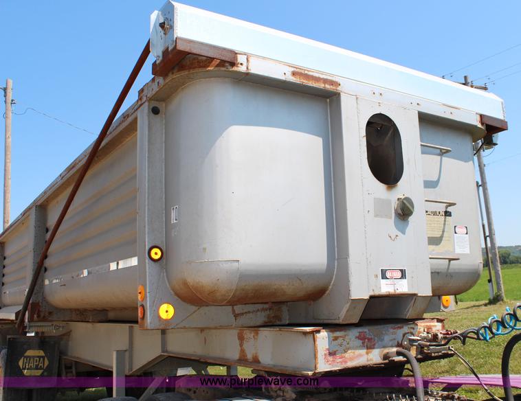 image for item J1152 1994 Clement end dump trailer