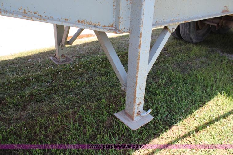 image for item J1152 1994 Clement end dump trailer