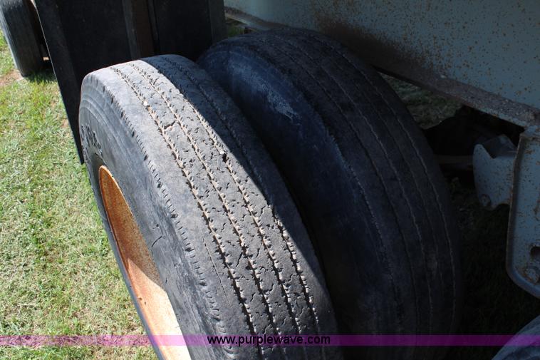 image for item J1152 1994 Clement end dump trailer