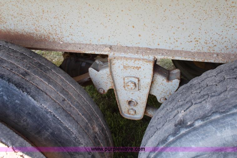 image for item J1152 1994 Clement end dump trailer