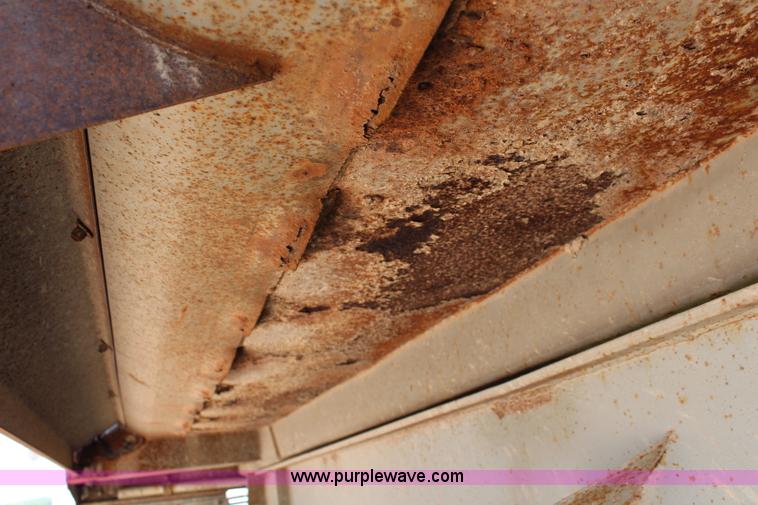 image for item J1152 1994 Clement end dump trailer