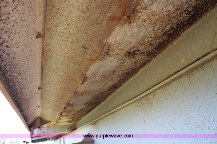 image for item J1152 1994 Clement end dump trailer