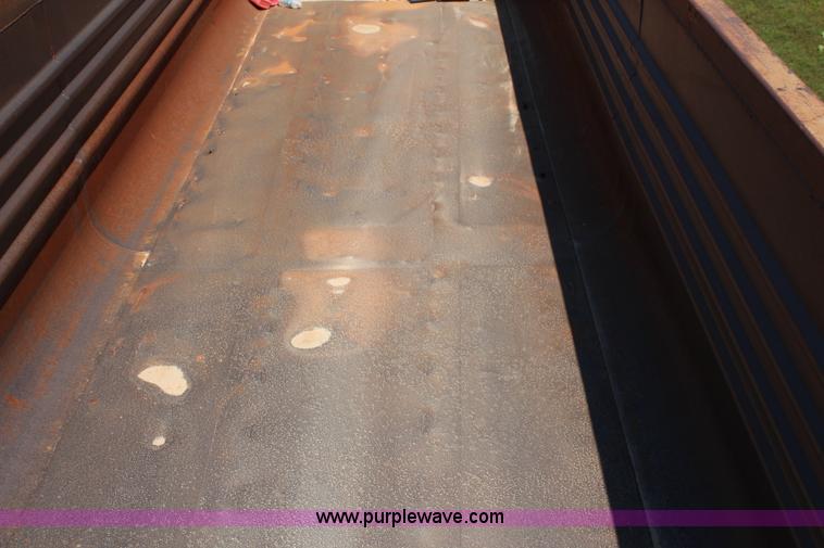 image for item J1152 1994 Clement end dump trailer