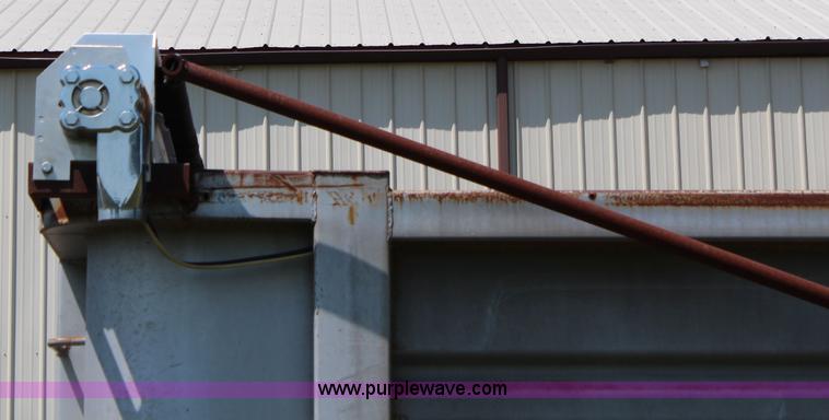 image for item J1152 1994 Clement end dump trailer