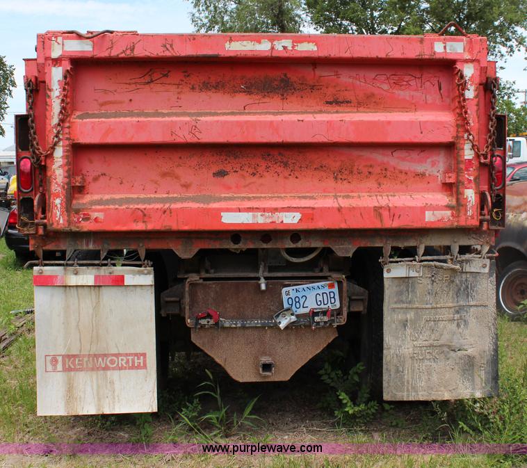image for item J1160 1992 International 7100 dump truck