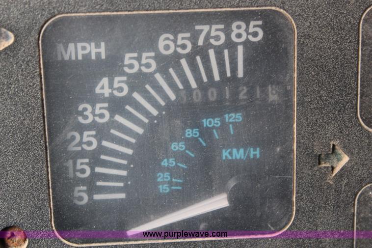 image for item J1160 1992 International 7100 dump truck