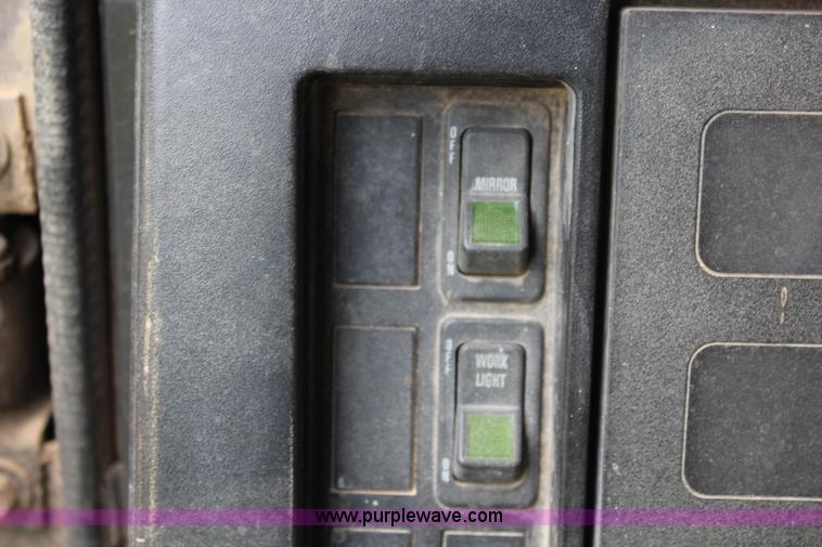 image for item J1160 1992 International 7100 dump truck