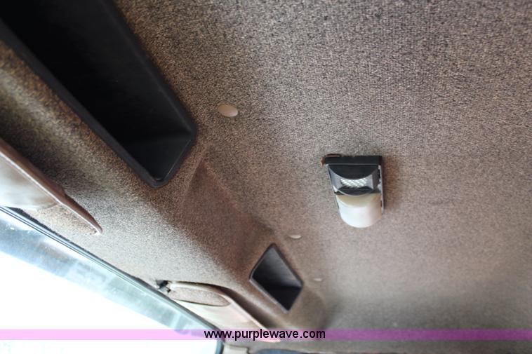 image for item J1160 1992 International 7100 dump truck