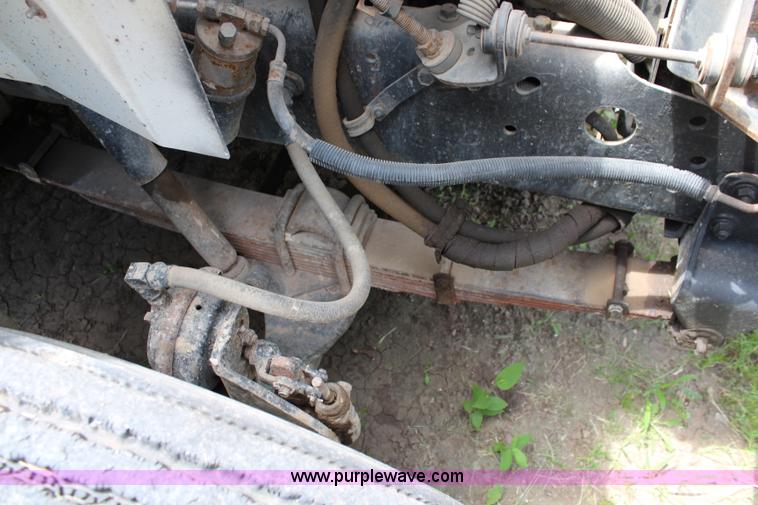 image for item J1160 1992 International 7100 dump truck