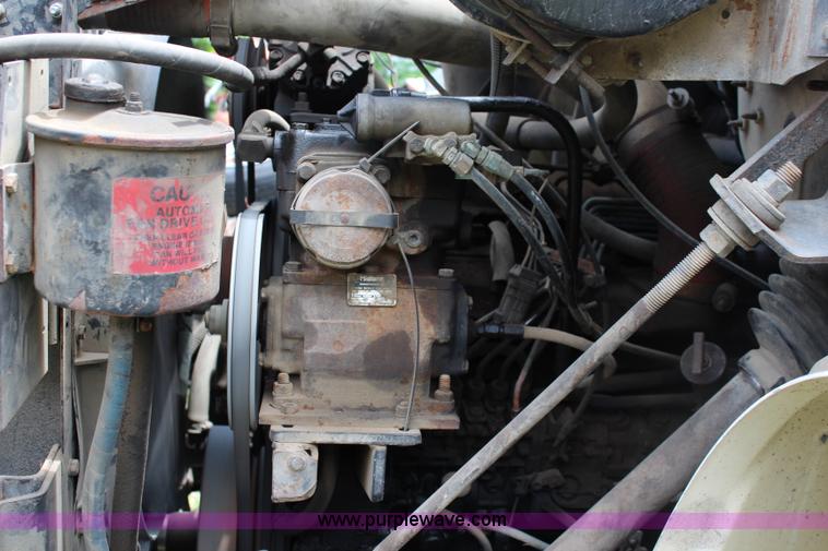 image for item J1160 1992 International 7100 dump truck