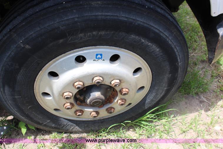 image for item J1160 1992 International 7100 dump truck