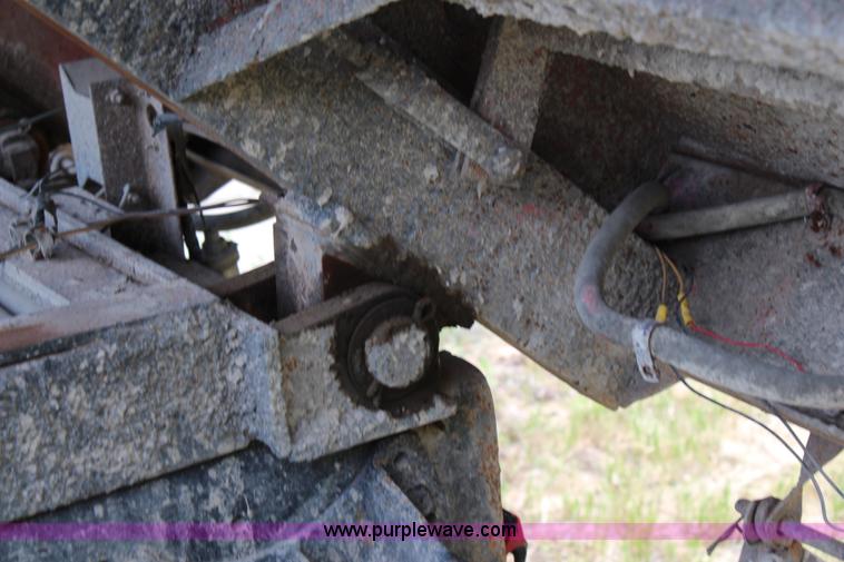 image for item J1160 1992 International 7100 dump truck